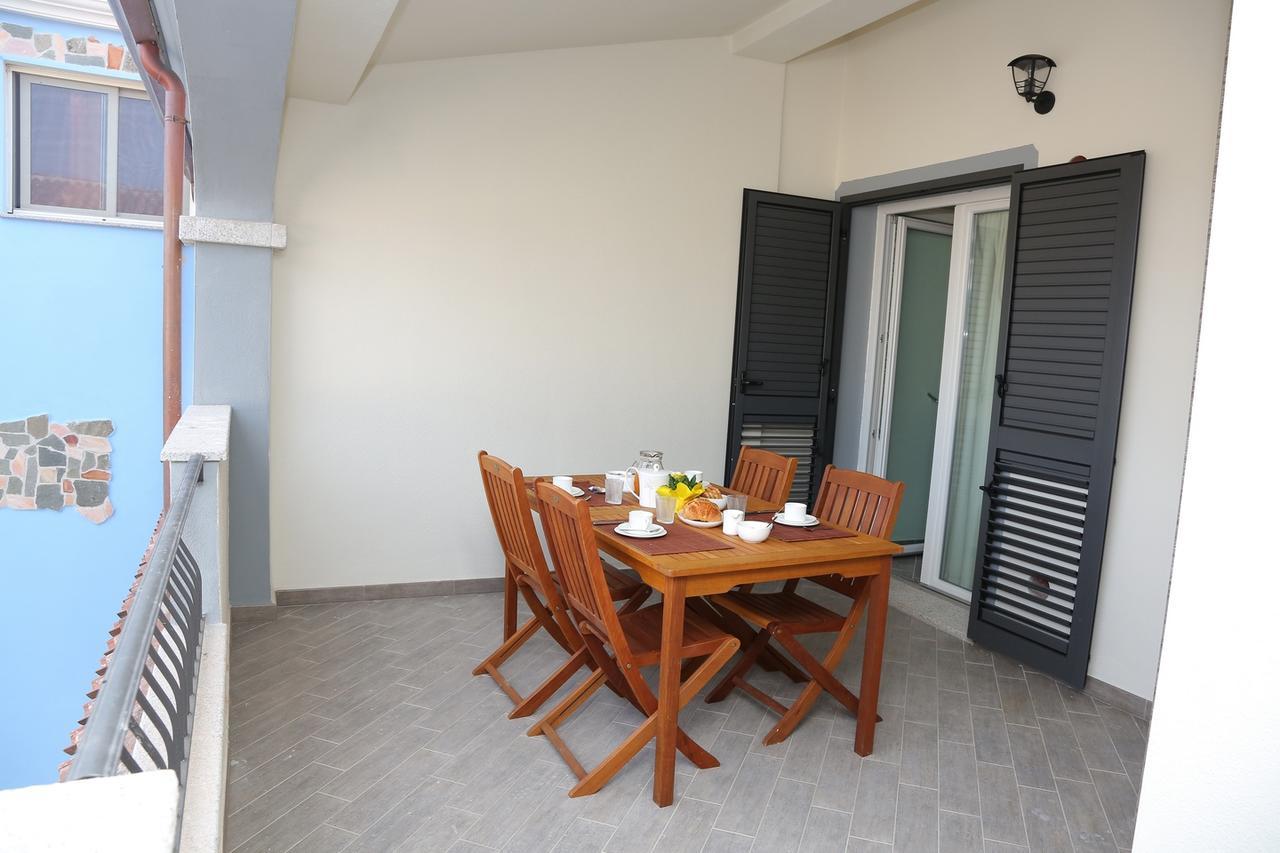 Апартаменты Residenze Gli Ulivi Орозеи Экстерьер фото